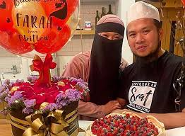 Salam hangat dan cinta khusus untukmu di usia yang tepat memasuki 40 tahun. Myartis Com Myartis My Artis Ucapan Hari Lahir Ustaz Ebit Lew Buat Isteri Terima Kasih 4 Kali Hampir Mati Lahirkan Anak Kita