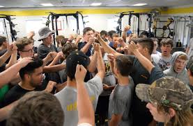 Strong in the trenches, St. Helens hopes to reach Week 9 with playoff life:  2019 football preview