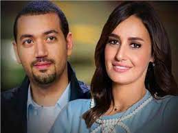 موقف العلمانيين من #حلا_شيحة يُظهِرُ لك قدرَ التناقض الذي يتمتعون به؛ حينما خلعت الحجاب باختيارها طاروا بها فرحاً ثم لما عادت له أيضا باختيارها انهالوا عليها لَوْماً! Kvhcwedce2o9im