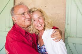 A une époque où l'on destine d'abord les femmes au mariage, elle dérange, on la croit folle. Claude Brasseur Etait Tres Mal En Point Brigitte Fossey Mathilde Seigner Et Anny Duperey Racontent
