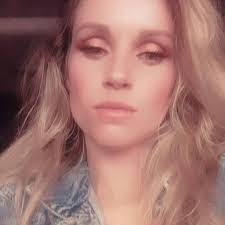 Chelsea Fricke's Instagram, Twitter & Facebook