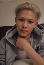 Niki Enhypen Piercing