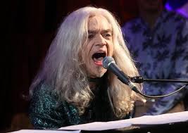 Frequenta il blasonato liceo berchet dove inizia le sue prime esperienze musicali con alcuni gruppi della scuola. Sanremo Morgan E D Avena Per Duetti Sanremo 2019 Ansa It