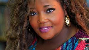 Dazzling beauty: Plus-size model, pageant winner helps students lift their  self-esteem