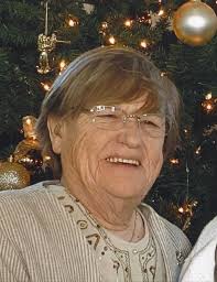 Elsa Carr's Instagram, Twitter & Facebook