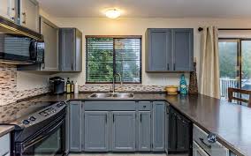 Kitchen wall gray subway tiles 50+ new ideas. What Wall Colors Go With Brown Kitchen Cabinets Kitchen Wall Decor