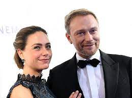 However, her career details can be found on her linkedin profile. Christian Lindner Auf Frage Zu Franca Lehfeldt Bei Ard Geschmacklos Express De