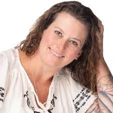 Suzanne Townley's Instagram, Twitter & Facebook