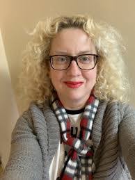 Laurel Lind's Instagram, Twitter & Facebook