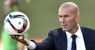 وعاد زيدان في مارس الماضي لتدريب ريال مدريد لولاية ثانية، بعدما تلقى وعودا من رئيس النادي الملكي بتخصيص ميزانية كبيرة لتدعيم صفوف الفريق، خلال فترة الانتقالات الصيفية المقبلة. Ø§Ù„Ø§Ù…ÙˆØ± ØªØªØ£Ø²Ù… Ø¨ÙŠÙ† Ø¨ÙŠØ±ÙŠØ² ÙˆØ²ÙŠØ¯Ø§Ù†