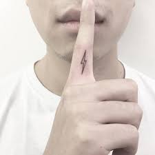 Lighting Bolt For The Rose God Himself Tattooxtran Thank You It S An Honour When Crazy Talented Bolt Tattoo Lightning Bolt Tattoo Lightening Bolt Tattoo