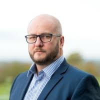 1100+ ملفًا شخصيًا يحتوي على “Kinge”