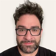 Finn Jones wants to return as Iron Fist in the MCU: “I'm very aware of the  critiques of the character and my role in it. My response to that is: give  me