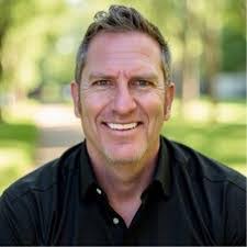 Peggy Moats's Instagram, Twitter & Facebook