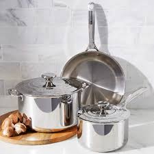 Find out with our le creuset cookware reviews how this premium cookware brand is starting a french revolution in many household kitchens today. Le Creuset Signature Stainless Steel 5 Piece Cookware Set Reviews Crate And Barrel