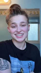 Katelyn Duff's Instagram, Twitter & Facebook