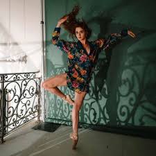 Book your one-on-one online lesson with Paige Wilkey, an accomplished  dancer and dedicated teacher. Paige's training at prestigious institutions  like The American Ballet Theatre and Boston Ballet paved the way for her