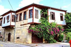 السكن في البيوت القديمة في تركيا المزايا و السلبيات الفنار العقارية