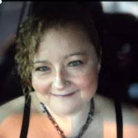 Melissa Ridge's Instagram, Twitter & Facebook