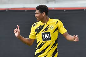 Juni 2003 in stourbridge) ist ein englischer fußballspieler, der seit juli 2020 bei borussia dortmund unter vertrag steht. Bellingham Forderer Ist Sich Sicher Bvb Und Jude Sind Wie Gemacht Fureinander Bvbwld De