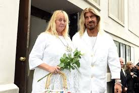 Gil ofarim und frau verena brock waren seit dezember 2014 verheiratet und haben auch zwei kinder: Abi Ofarim Sein Leben Nach Drei Ehen Und Einem Suchtproblem
