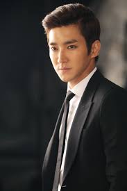 Hasil gambar untuk choi siwon