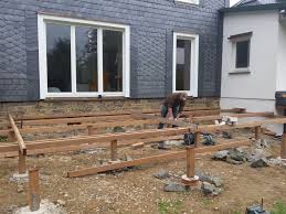 Terrassen aus holz sind beliebt wie nie und aus deutschen gärten nicht mehr wegzudenken. Bauanleitung Holzterrasse Holz Jaeger Haus Garten Holzterrasse Terrasse Holz Terrasse Bauen