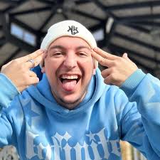 Lienzos: La Canción Nacida del Freestyle