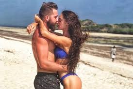 26 risultati per lorella boccia. Lorella Boccia E Le Nozze Con Niccolo Presta Ripetero Quel Si Di Nuovo Senza Paura