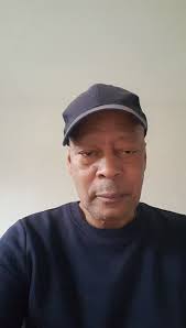 Places to go by Pebbles Beach for breakfast after seeing the horses please?