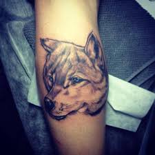 Cenu tetování určujeme individuálně při osobní konzultaci ve studiu, která předchází tetování. Tetovani Vlk Tetovani Tattoo