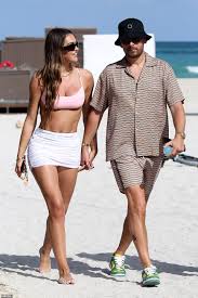 Her birthday, what she did before fame, her family life, fun trivia facts, popularity rankings, and more. Freedomroo Scott Disick 37 And Amelia Gray Hamlin 19 Prove Their Relationship Is Going Strong In Miami Australiannewsreview