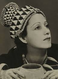 Fashion in Congo Consuelo de Saint Exupéry, 1937 par Man Ray sur artnet