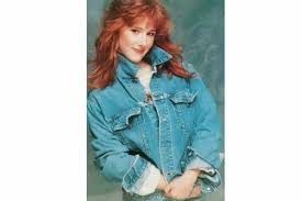 Tiffany I Think We Re Alone Now Was One Of My Sister S Favorite Songs 80s Haircuts 80s Pop Pop Singers