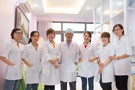Họ muốn làm yên lòng những con người đang chới với vì nỗi sợ bệnh tật bủa vây. Nha Khoa Binh HÆ°ng