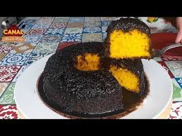 Calda Para Bolo De Cenoura Cremosa Bolo De Cenoura Que Ja Sai Do Forno Com A Calda De Chocolate Youtube Bolo De Cenoura Bolo Cremoso De Milharina Sobremesa