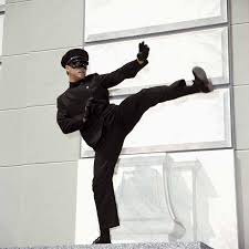 A Vintage Color Press Shot Of Martial Arts Star Bruce Lee As Kato For The Popular 1960s Tv Adventure Series Th Bruce Lee Bruce Lee Pictures Bruce Lee Quotes