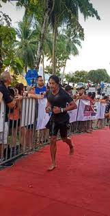 Follow the latest news on khairy jamaluddin at today. Khairy Jamaluddin Adorably Receives Medal From His Mum At Ironman Langkawi Finish Line World Of Buzz