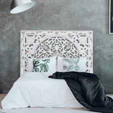 Vous pouvez placer la tête de lit et la tablette de façon à toujours avoir votre livre de chevet à portée de main. Koutoubia India Kopfteil Bett 160cm Weiss
