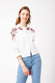 Yarasa Kol Nakis Islemeli Gomlek Gomlek Yarasalar Koltuklar