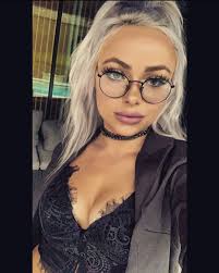 Gionna jene daddio (born june 8, 1994) is an american professional wrestler currently signed to wwe, where she performs on the smackdown brand under the ring name liv morgan. Wwe Star Liv Morgan Sends 1 4 Million Instagram Followers Wild On Christmas To Surprise Fans With Red Bra Selfies Eminetra Co Uk