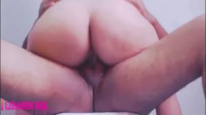 Young and hot Moroccan gets fucked and gets cum in her pussy - XNXX.COM