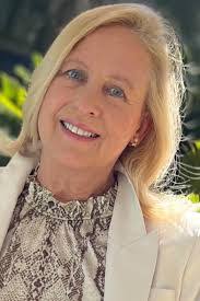 Heather Pullman's Instagram, Twitter & Facebook