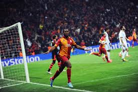 Özil ve yeni takımı fenerbahçe, lider galatasaray'ın 3 puan gerisine düşmüş durumda.. Uefa Champions League Quarter Final 2012 13 Galatasaray Vs Real Madrid Tv Episode 2013 Photo Gallery Imdb