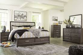 97 1/2 (w) x 88 3/16 (h) x 15 7/8 (d) open bed protrusion: Brueban King Size Bed
