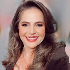 Sandra Paula's Instagram, Twitter & Facebook