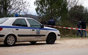 Τιμά τους 14 εκτελεσθέντες πατριώτες της ευκαρπίας ο δήμαρχος παύλου μελά δημήτρης δεμουρτζίδης, η εντεταλμένη δημοτική σύμβουλος στον πολιτισμό ευαγγελία καρακούτα και το δημοτικό συμβούλιο σας. 8riler Me Ta Dyo Ptwmata Sthn Eykarpia Esfa3an Ton Enan Kai Toy Ebalan Fwtia