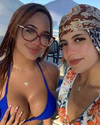 Un traje de baño que les queda ufff mi amor, vamos por esos 12K y les subo  el video @emnytwerking #viral #uff #miamor