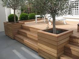 תוצאת תמונה עבור Comment Creer Une Petite Terrasse Sur Pilotis In 2020 Hintergarten Terrassen Design Hinterhof Terrassen Designs