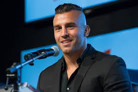 With their upset of pittsburgh, the islanders reached the wales. Lemieux Cotto A Peur De Se Battre A 160 Lbs Il N Est Pas Un Vrai Poids Moyens Les Adeptes De La Boxe